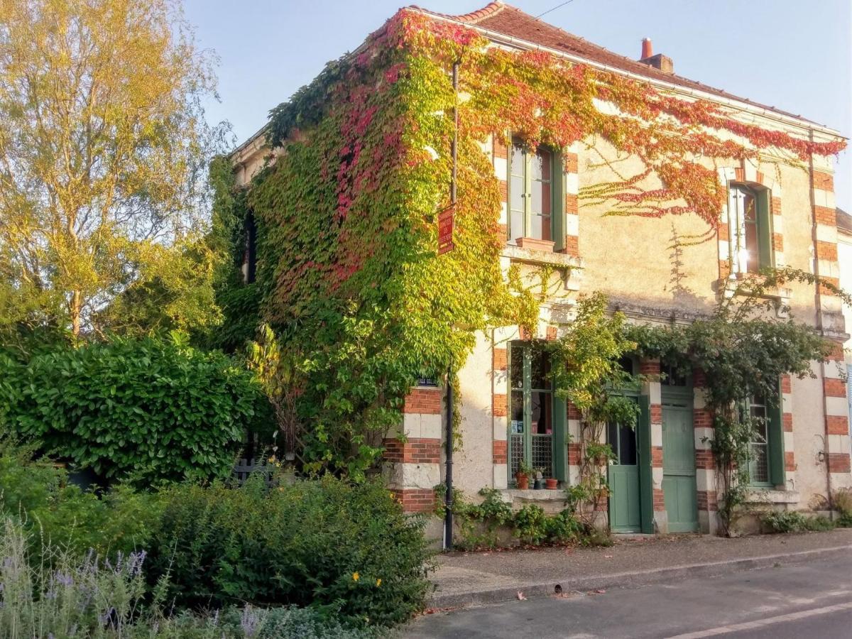 Maison D'Hotes "Les Volets Verts" Et Sa Brocante Ecueille Exterior photo