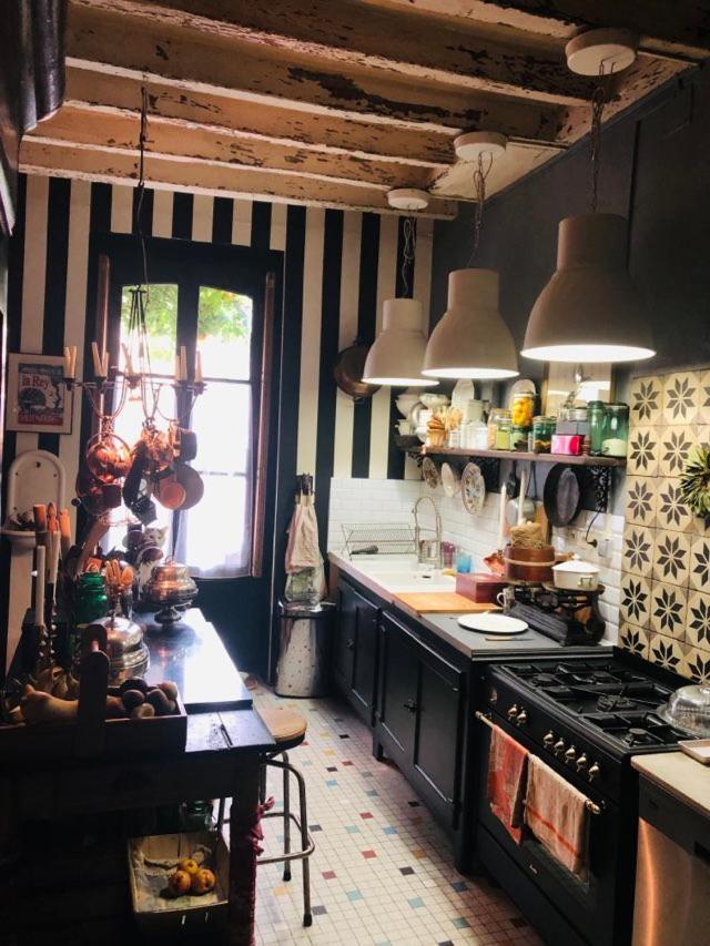 Maison D'Hotes "Les Volets Verts" Et Sa Brocante Ecueille Exterior photo