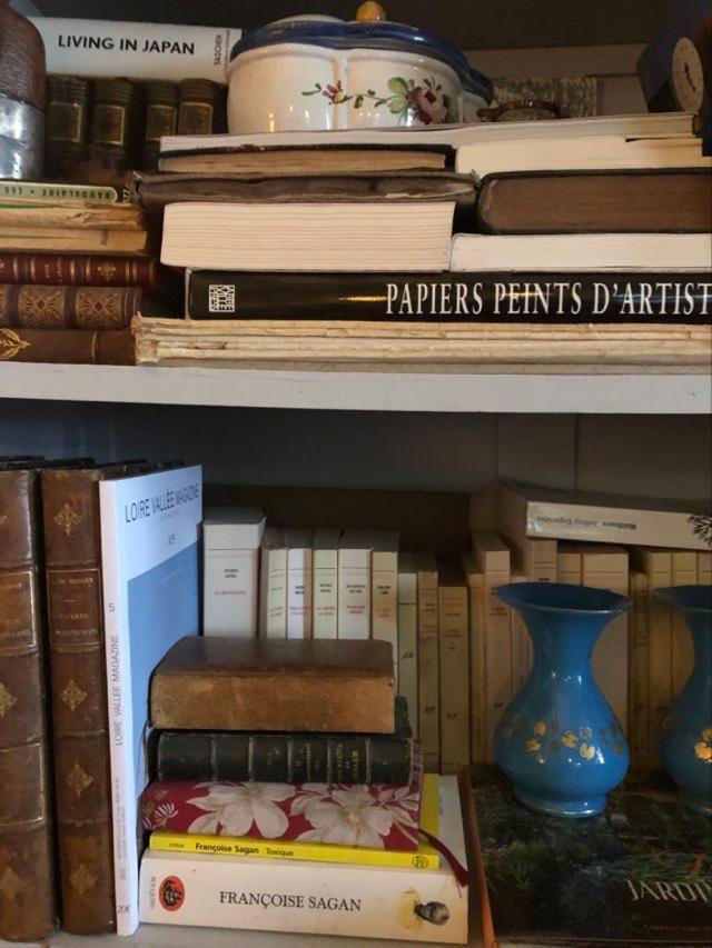 Maison D'Hotes "Les Volets Verts" Et Sa Brocante Ecueille Exterior photo