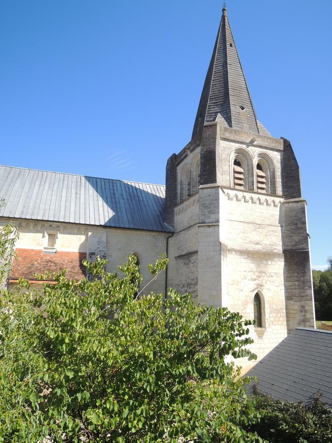 Maison D'Hotes "Les Volets Verts" Et Sa Brocante Ecueille Exterior photo